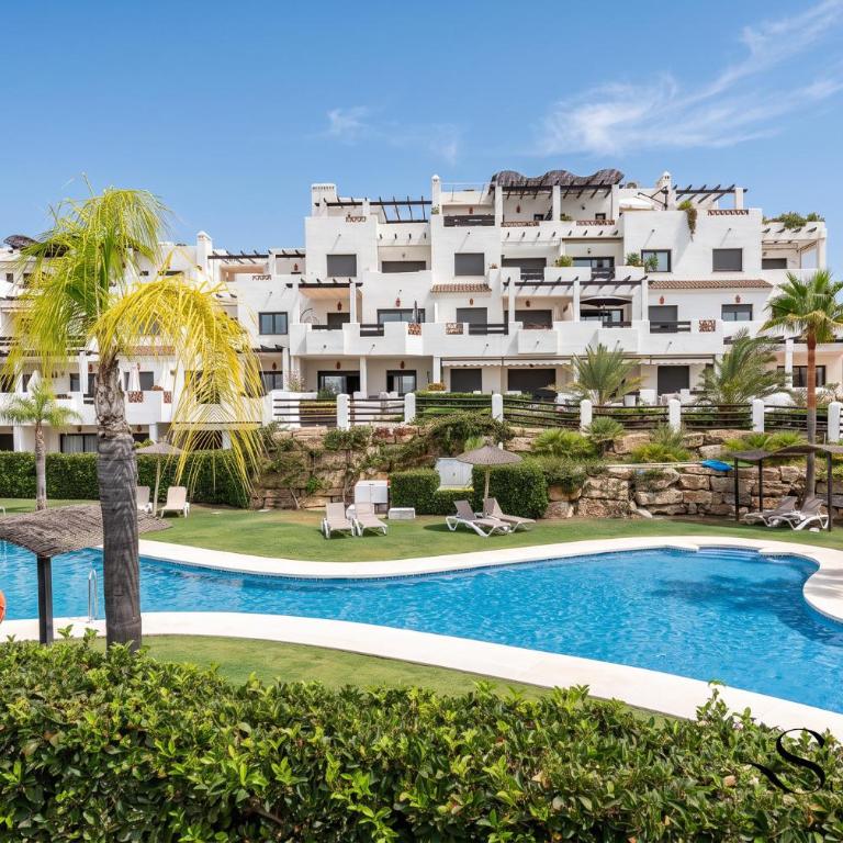 Estepona Duplex with BBQ & Jacuzzi - Two-Bedroom Apartment with Balcony and Terrace - 2