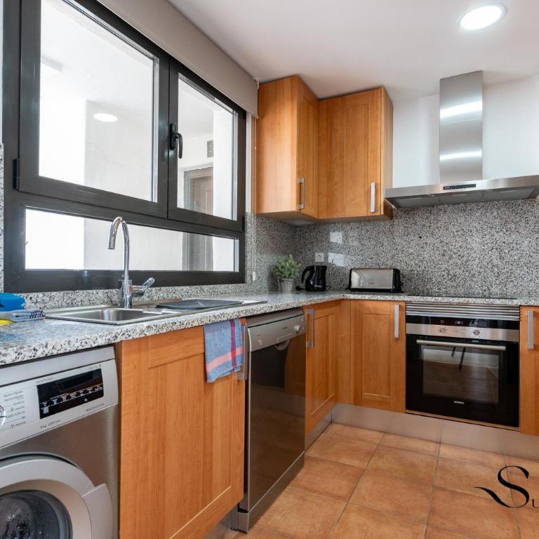 Estepona Duplex with BBQ & Jacuzzi - Two-Bedroom Apartment with Balcony and Terrace - 8