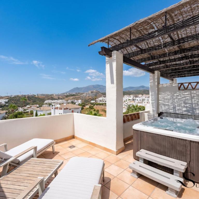 Estepona Duplex with BBQ & Jacuzzi - Two-Bedroom Apartment with Balcony and Terrace - 12