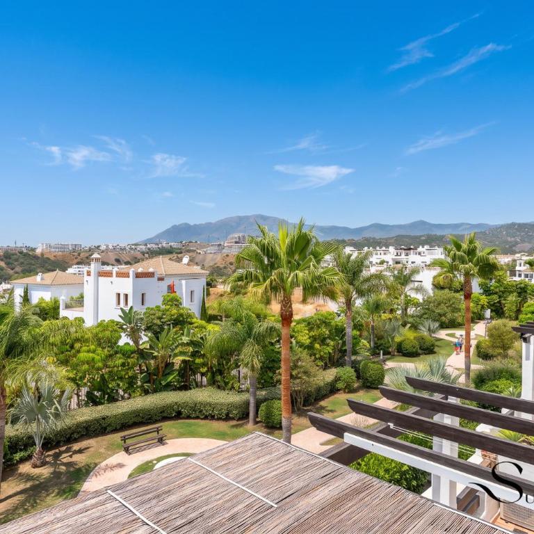 Estepona Duplex with BBQ & Jacuzzi - Two-Bedroom Apartment with Balcony and Terrace - 19