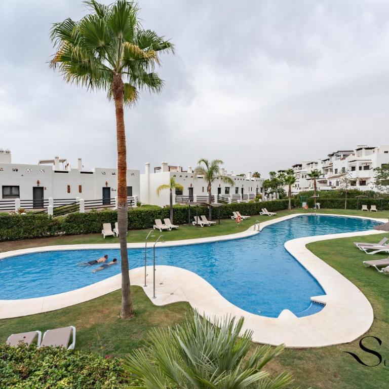 Estepona Duplex with BBQ & Jacuzzi - Two-Bedroom Apartment with Balcony and Terrace - 35