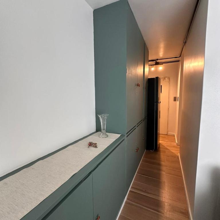 Luminoso departamento con balcón Centro La Plata - One-Bedroom Apartment - 8