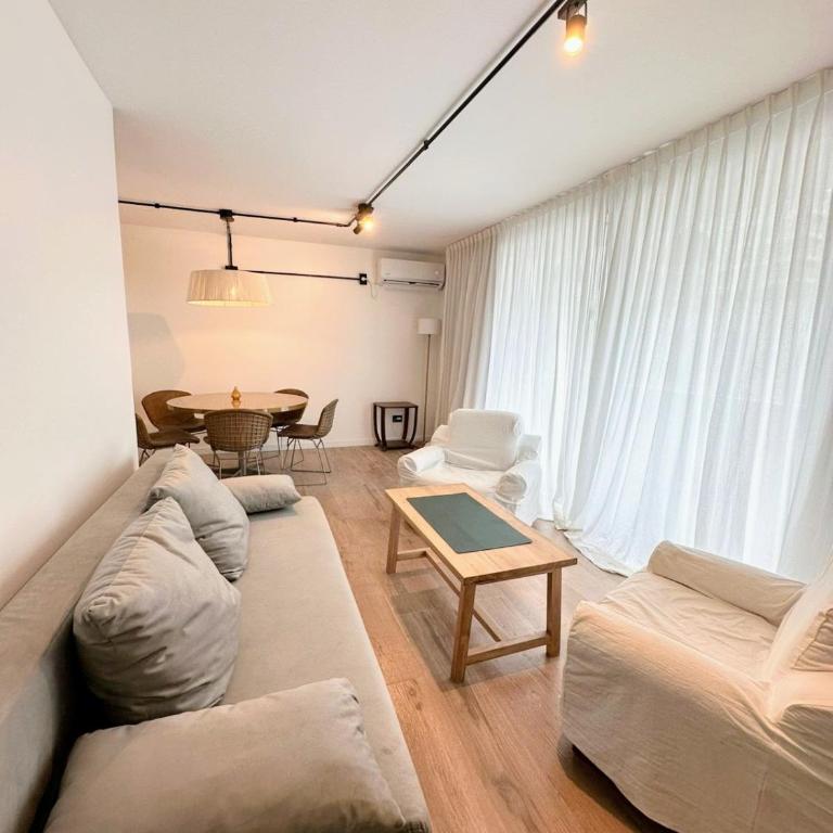 Luminoso departamento con balcón Centro La Plata - One-Bedroom Apartment - 5