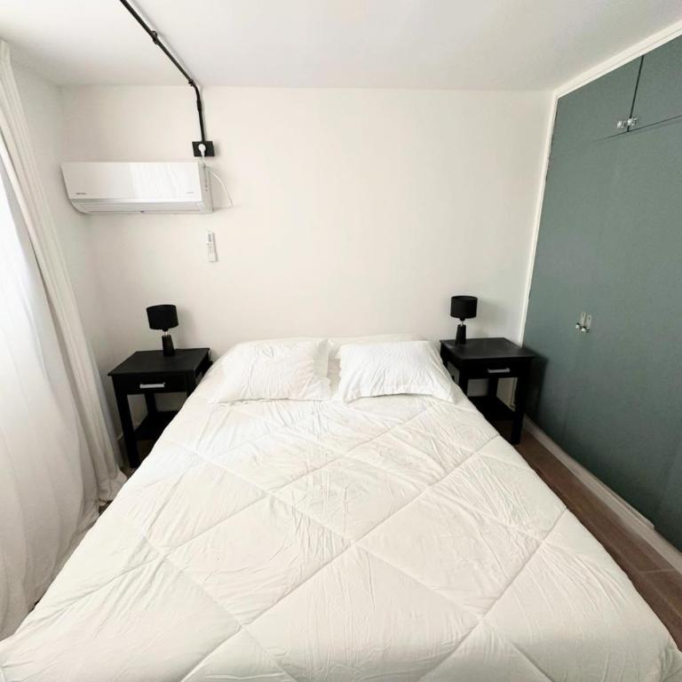 Luminoso departamento con balcón Centro La Plata - One-Bedroom Apartment - 9