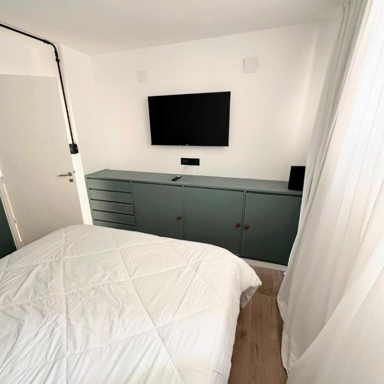 Luminoso departamento con balcón Centro La Plata - One-Bedroom Apartment - 11