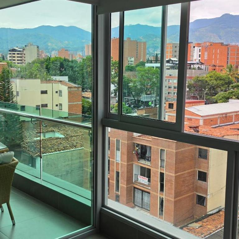 Modern 3BR-2 Balconies - Mountain Views - Laureles - Three-Bedroom Apartment with Mountain View - 7