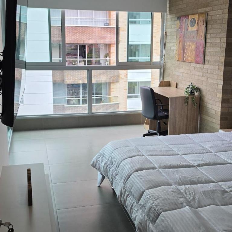 Modern 3BR-2 Balconies - Mountain Views - Laureles - Three-Bedroom Apartment with Mountain View - 9