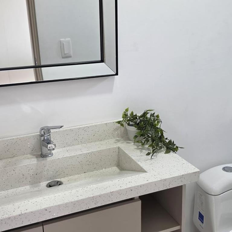 Modern 3BR-2 Balconies - Mountain Views - Laureles - Three-Bedroom Apartment with Mountain View - 13