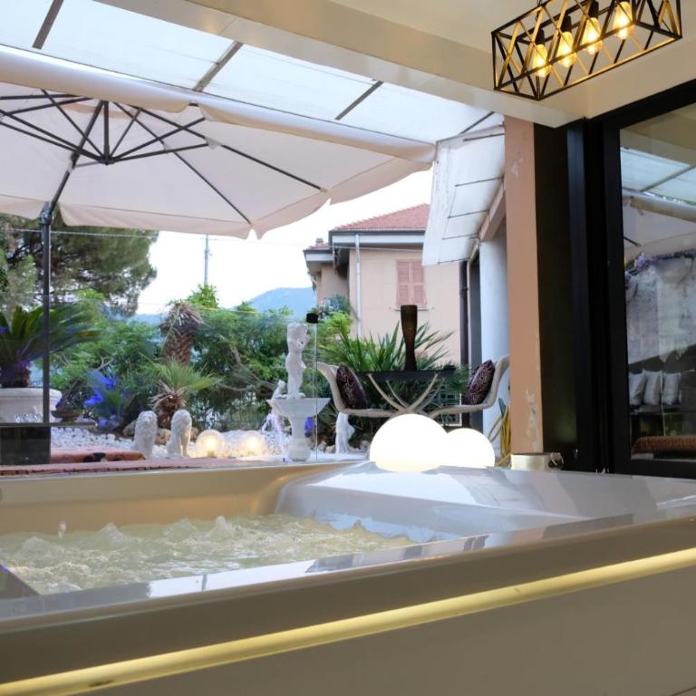 Elite Cinqueterre Design Apartment Vip Jacuzzi Seaview & Garden - Three-Bedroom Apartment - 41