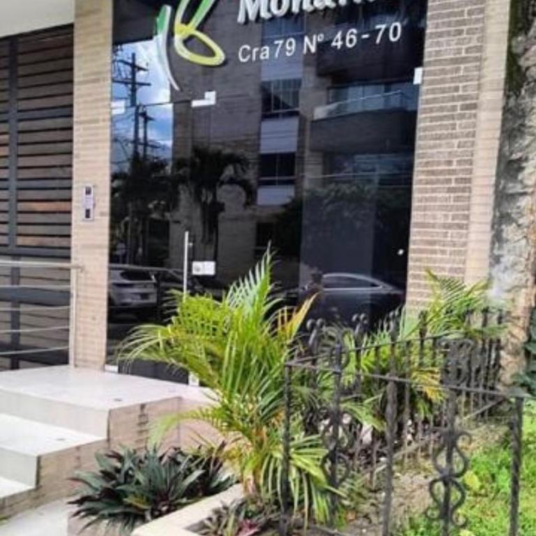 Modern 3BR-2 Balconies - Mountain Views - Laureles - Three-Bedroom Apartment with Mountain View - 3