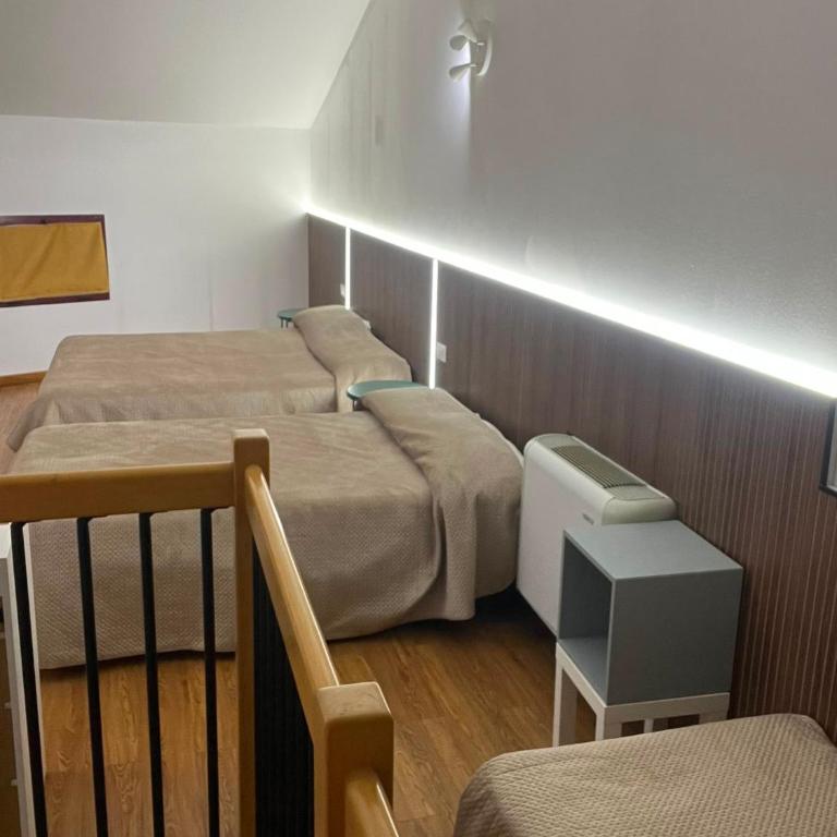 Hotel Maxim - Family Room with Bathroom - 7