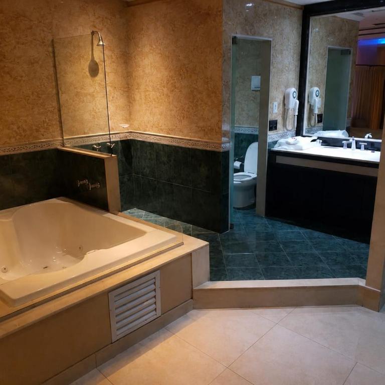 Hotel Rivadavia 1484 suit - Three-Bedroom Apartment - 2