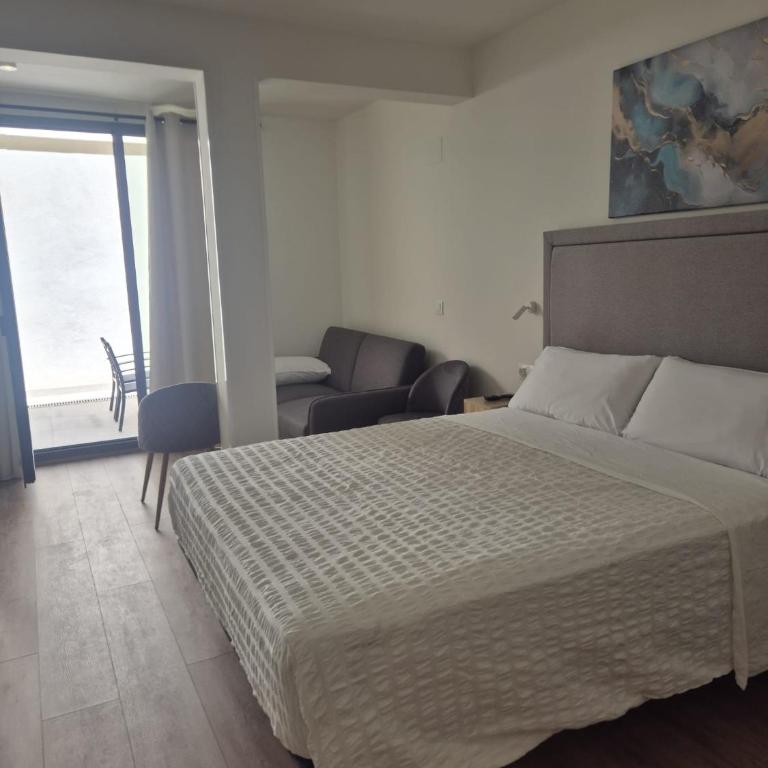 Hotel General Ricardos - Familienzimmer mit eigenem Bad - 9