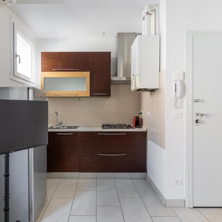 Quiet Modern Flat near City Center - Pasubio 84 - Appartamento con 1 Camera da Letto - 11
