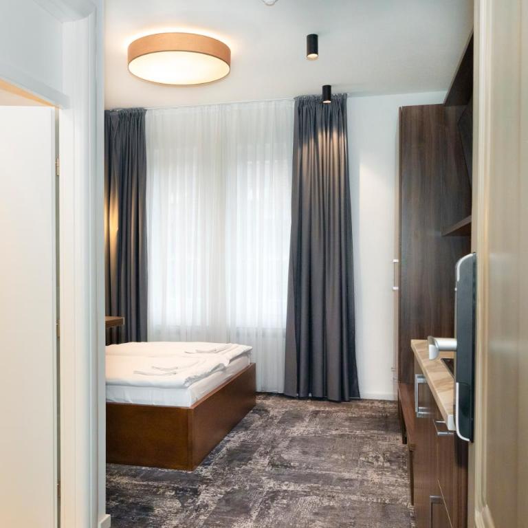 Sarajevo History Apartments - Authentic Heritage Stay - Deluks Studio - 8