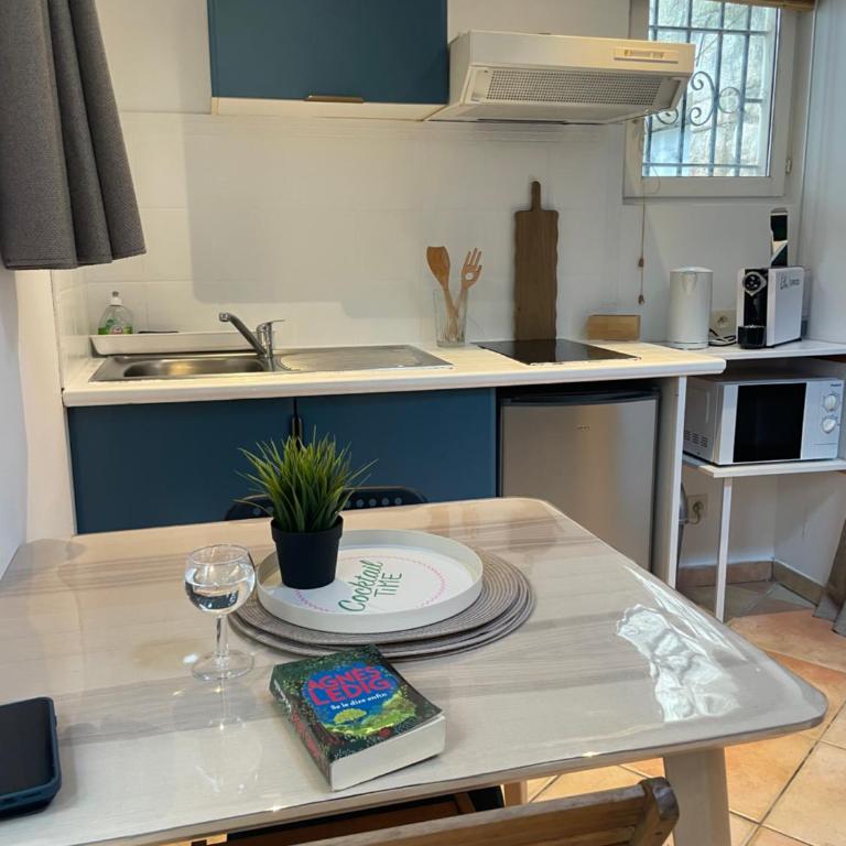 La Tiny House Narbonne - Proche Les Grands Buffets - One-Bedroom House - 9