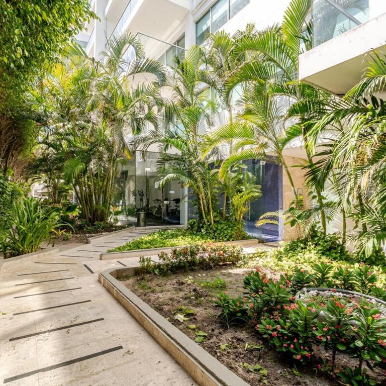 3 bedroom oceanfront apartment, fully renovated - Three-Bedroom Apartment - 31