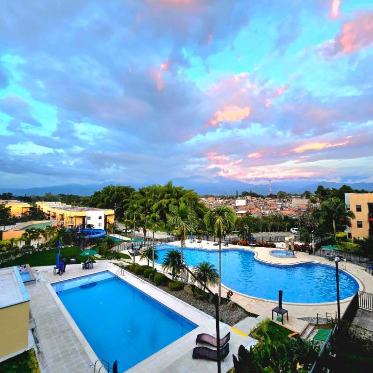 Apartamentos 2H cerca al Aeropuerto con 4 PISCINAS, Jacuzzi y Sauna by Molca Travel - Apartamento de 2 dormitorios - 2