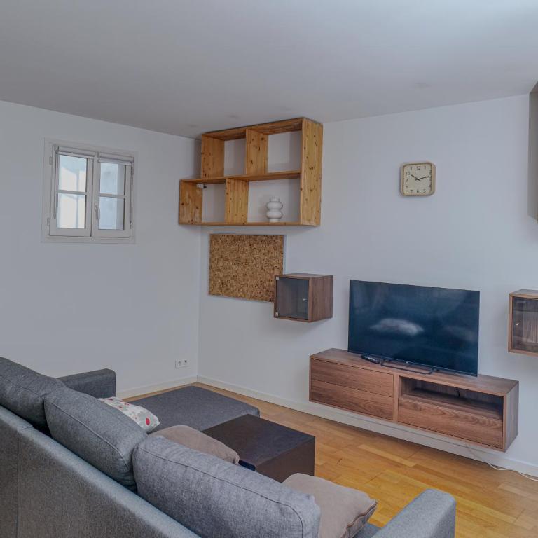 Magnificent Apartment in the Best Central Location of Paris 1 Minute Walk to Train Station - Appartement 1 Chambre - 14