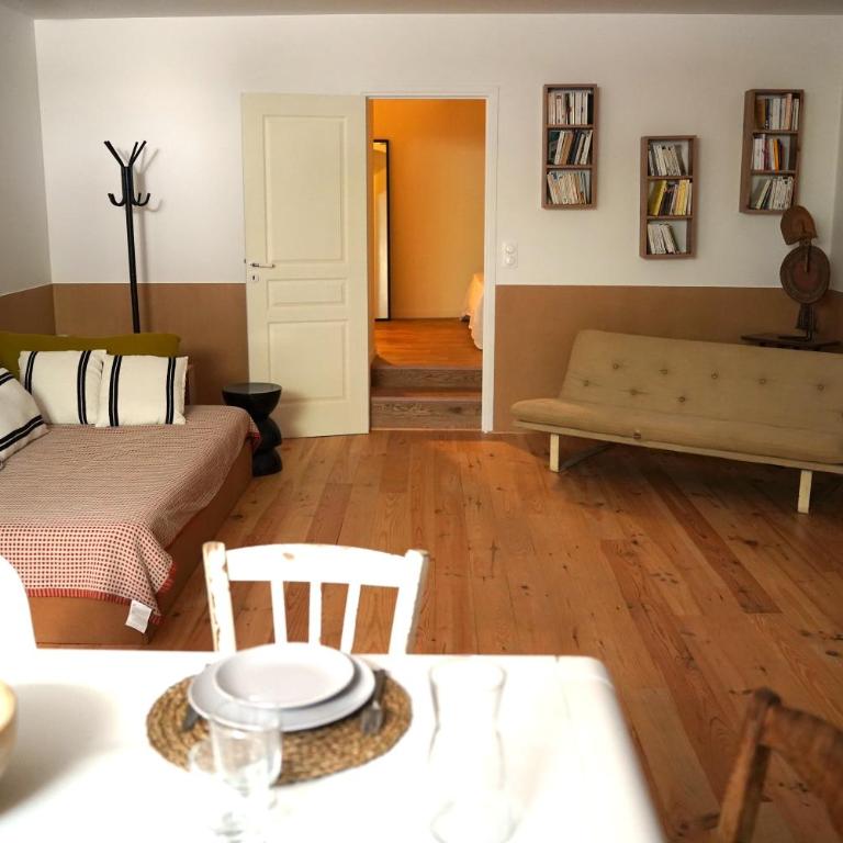 MyPeacefulParisHome - Family Room with Private Bathroom - 2
