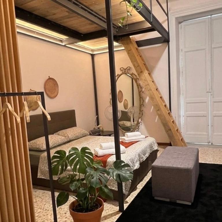 Elegant Apartment in Piazza Bovio - children free - Three-Bedroom Apartment - 13