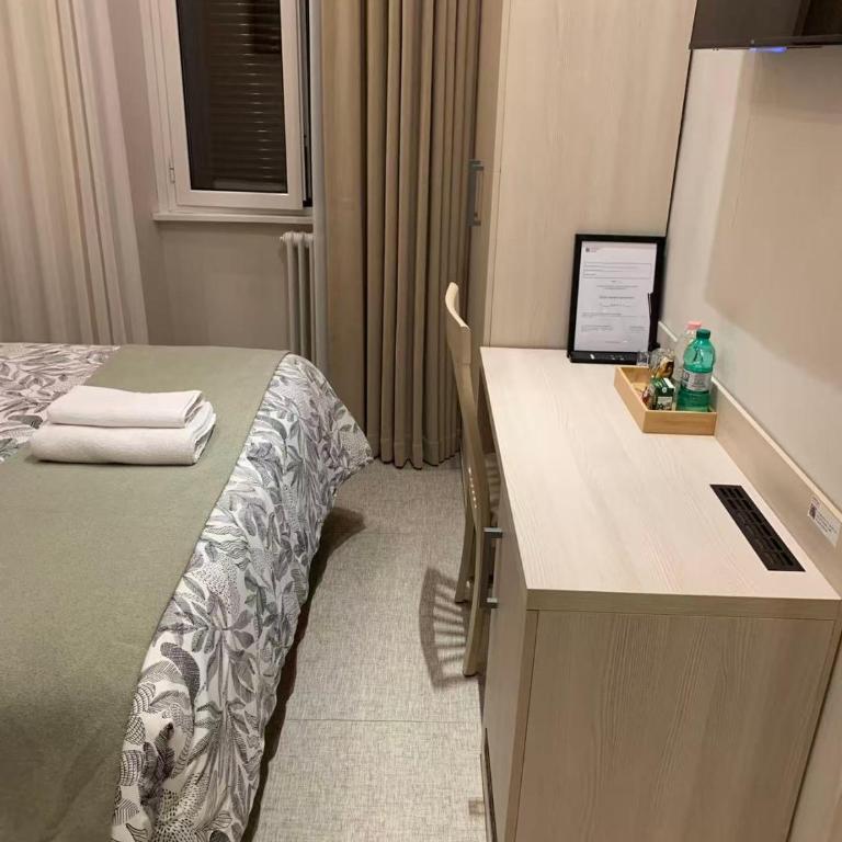 Luxe roma - Camera Matrimoniale con Bagno Privato - 7