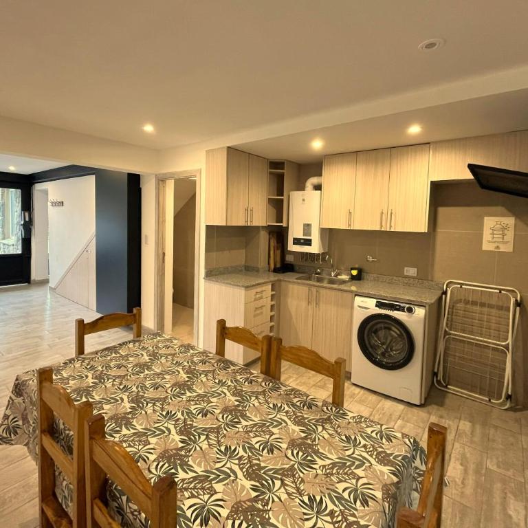 Deptos De la Cascada I Con la Mejor Vista de San Martín - Ayres del Bosque Alojamientos - Apartamento de 2 dormitorios con vistas a la montaña - 35