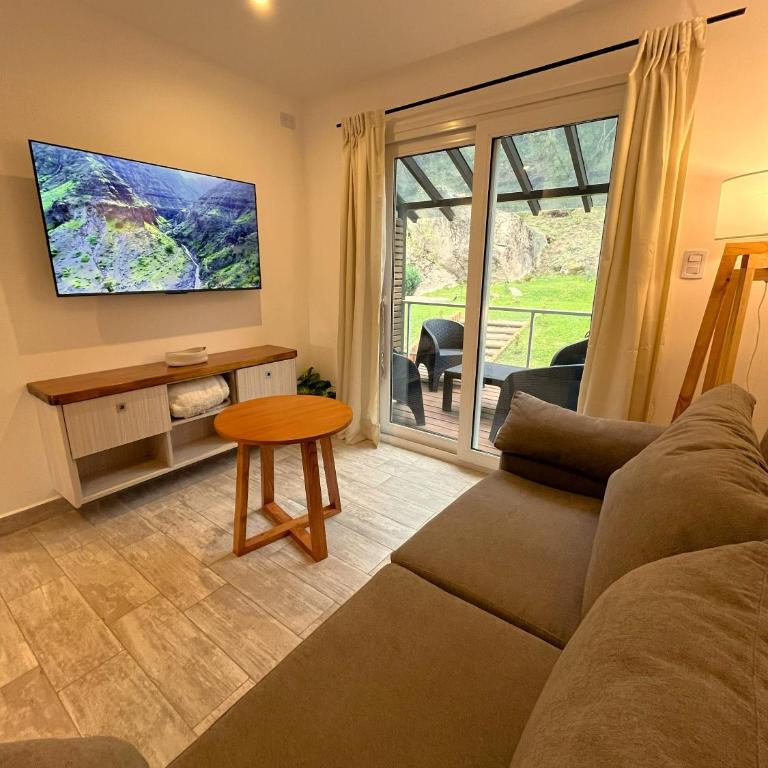 Deptos De la Cascada I Con la Mejor Vista de San Martín - Ayres del Bosque Alojamientos - Apartamento de 2 dormitorios con vistas a la montaña - 18