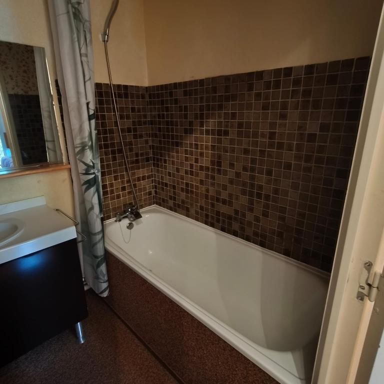 Appart 3 chambres avec balcon Résidence de lUbaye Le Sauze - Apartment - 14