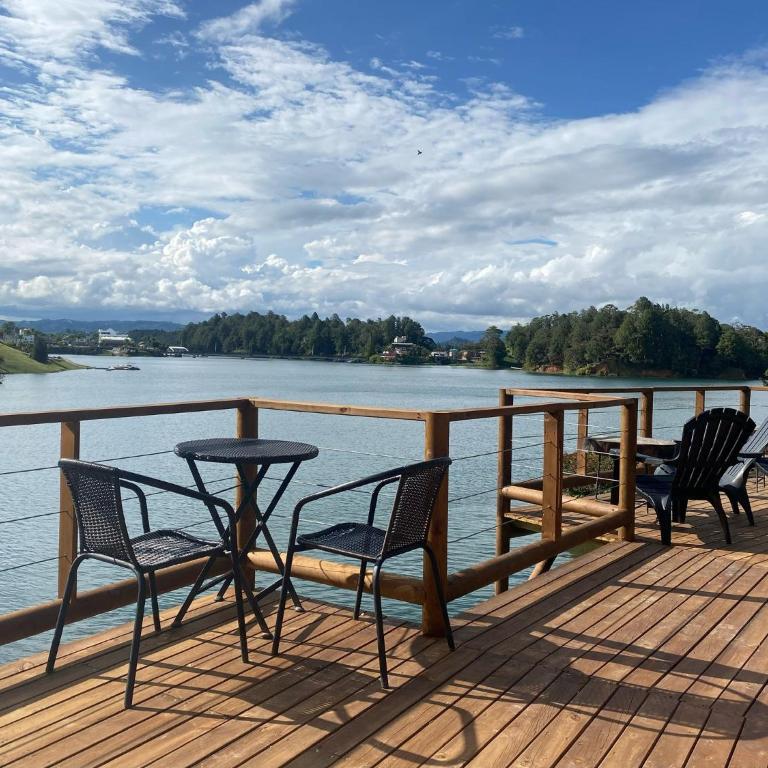 Bahía Alojamientos Guatapé - Apartamento con vistas al lago - 21