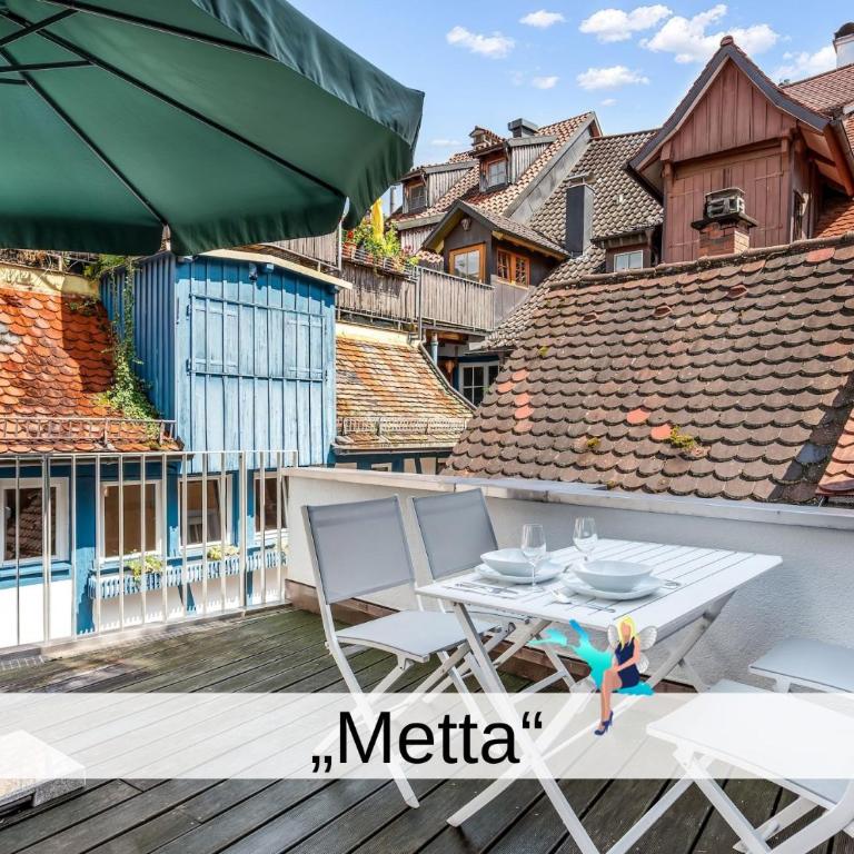 Ferienwohnung Metta - hochwertig sanierter Altbau mit Terrasse auf der Insel - Apartamento con terraza - 1