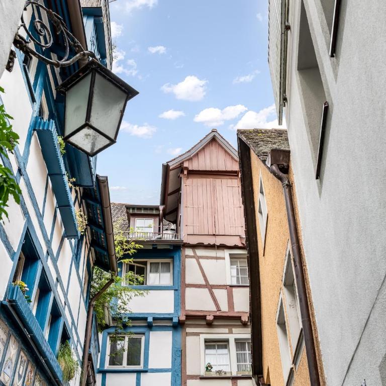 Ferienwohnung Metta - hochwertig sanierter Altbau mit Terrasse auf der Insel - Apartamento con terraza - 16