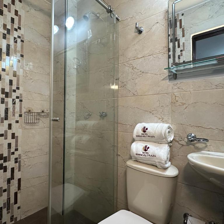 Hotel Roosevelt Plaza - Quadruple Room - 7