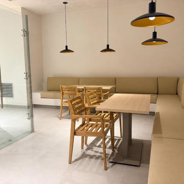 Apartamento moderno cerca de la playa - Hasta 6 huéspedes - Three-Bedroom Apartment - 24