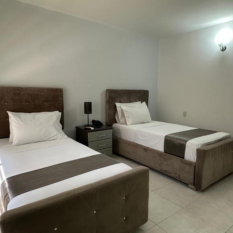 Hotel Roosevelt Plaza - Standard Twin Room - 7