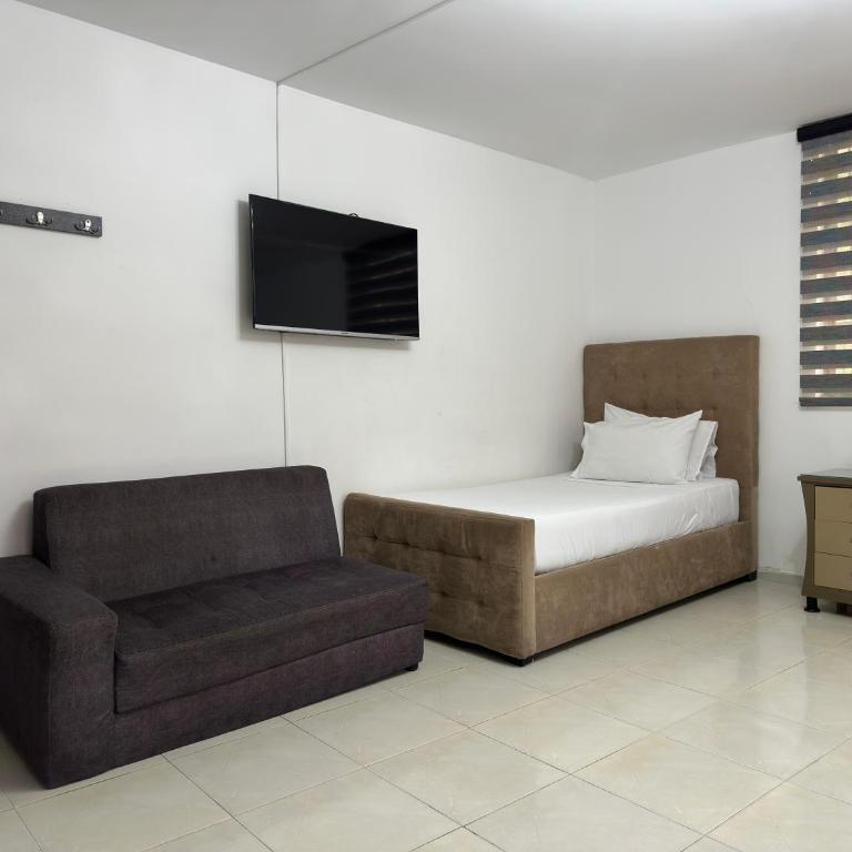 Hotel Roosevelt Plaza - Family Room - 5