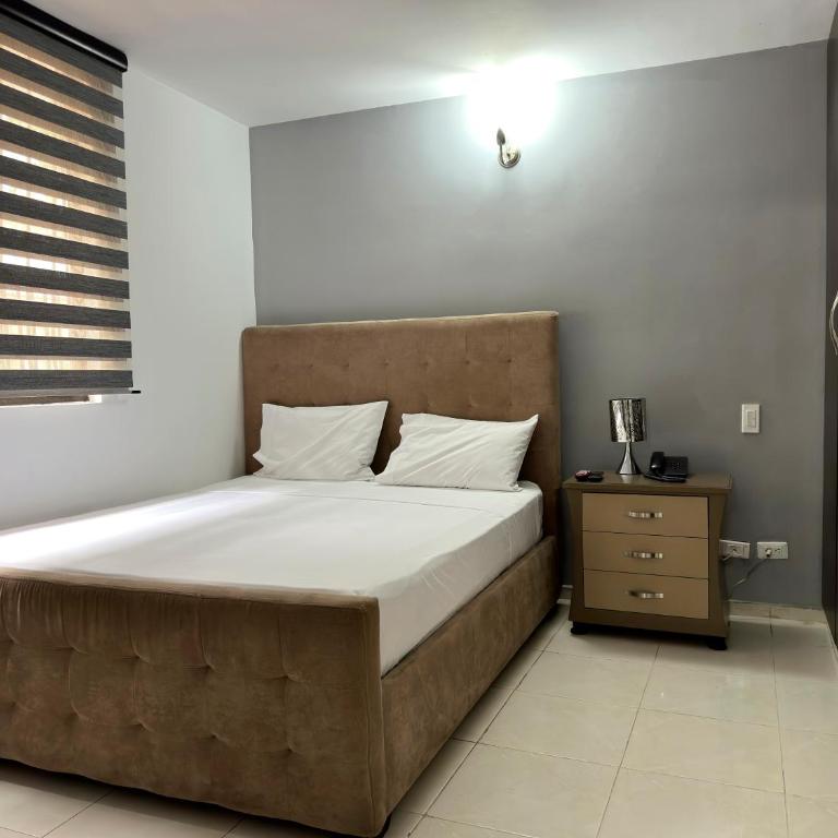 Hotel Roosevelt Plaza - Family Room - 2
