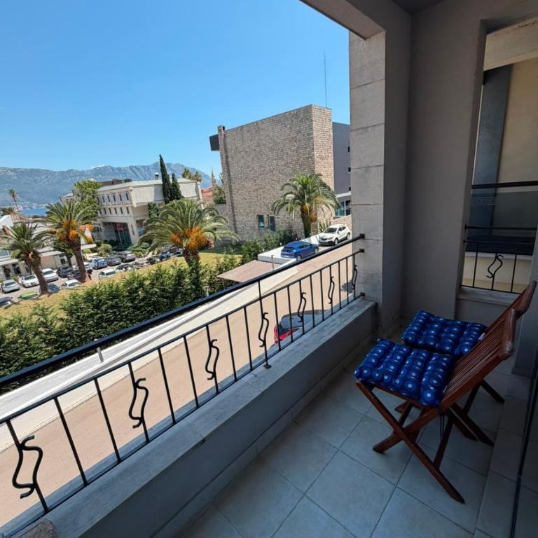 Two bedrooms cozy apartment Budva - Apartman sa 2 Spavaće Sobe - 4