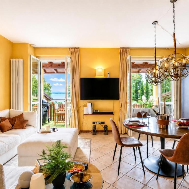 Alice Suite Terrace, lake view & Park - Happy Rentals - Appartamento con Balcone - 3