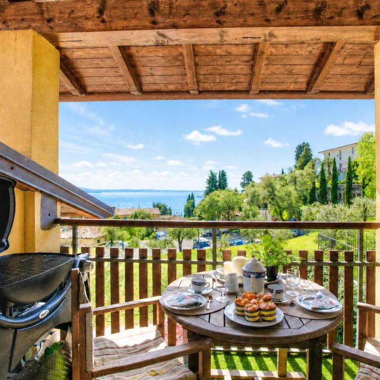 Alice Suite Terrace, lake view & Park - Happy Rentals - Appartamento con Balcone - 9