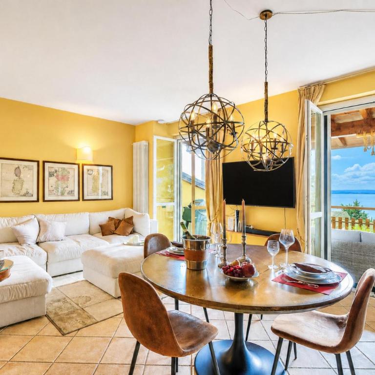 Alice Suite Terrace, lake view & Park - Happy Rentals - Appartamento con Balcone - 16
