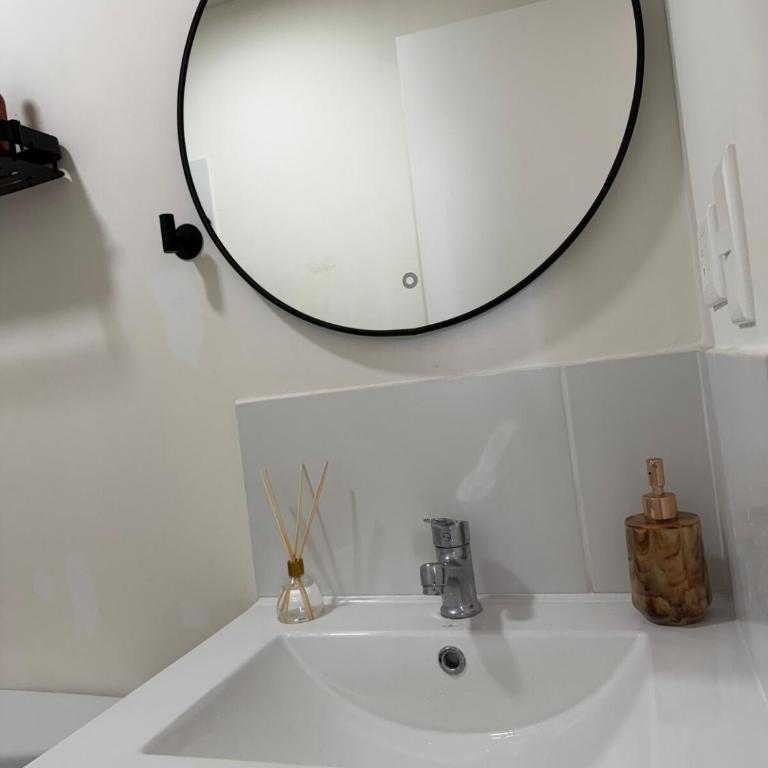 Mini Departamento Plaza San Miguel Catolica - Two-Bedroom Apartment - 23