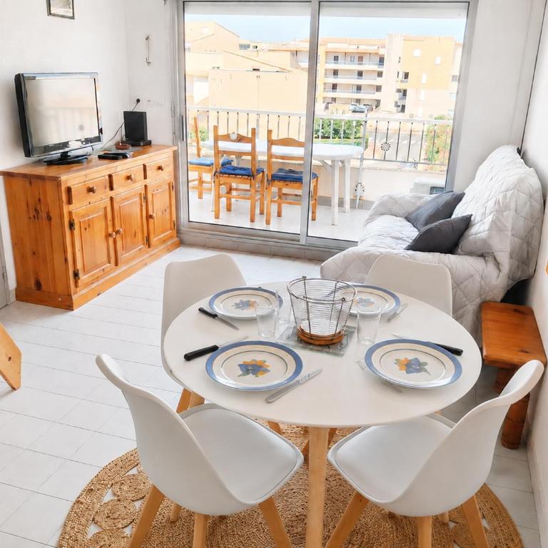 Plage à 300 m - Piscine - Clim - Wi-Fi - 4 pers - Appartement 2 Chambres - 3
