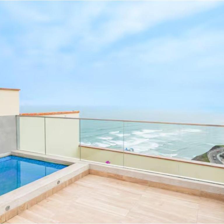 OceanFront Larcomar Apartments - Apartment with Pool View - 6