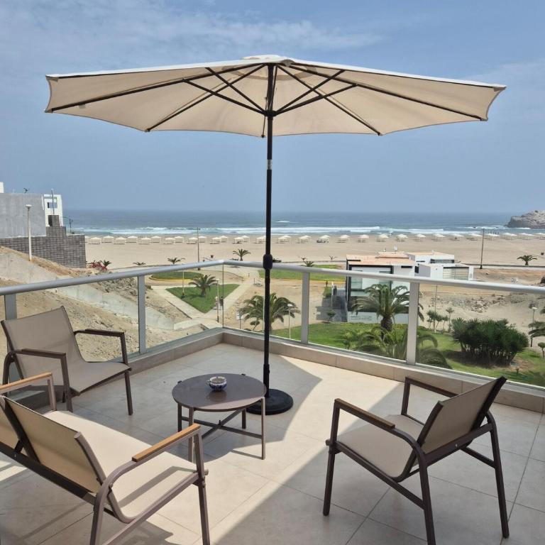 Espectacular casa de playa a estrenar con vistas al mar - Four-Bedroom Deluxe Home - Oceanfront - 1