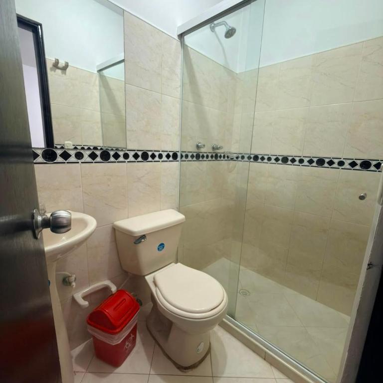 Hotel Laureles Home - Double Room with Private Bathroom - 3