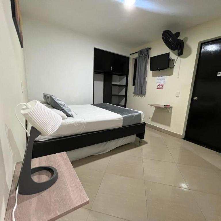 Hotel Laureles Home - Double Room with Private Bathroom - 4