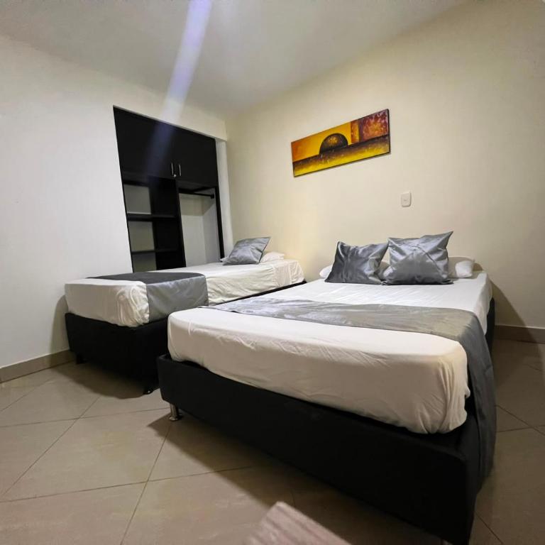 Hotel Laureles Home - Quadruple Room with Private Bathroom - 1