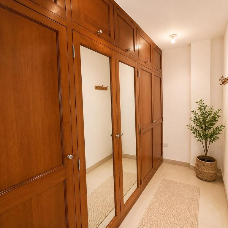 Private Guest Suite 2 Bedrooms - Ica - Superior Twin Room with City View - 1