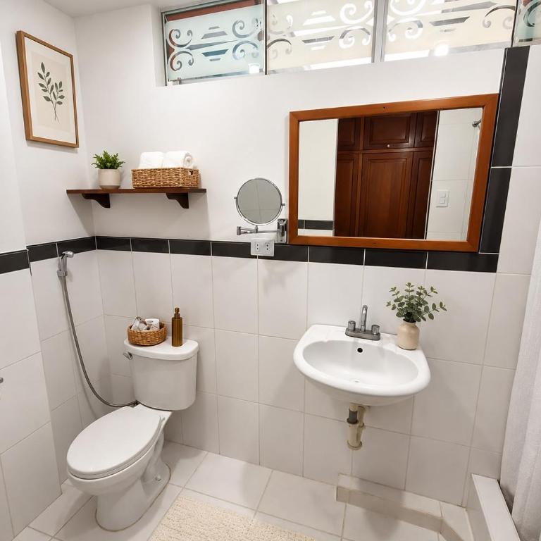 Private Guest Suite 2 Bedrooms - Ica - Superior Twin Room with City View - 6